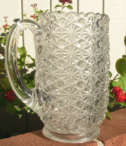 Elegant Clear Glass Pitcher With Crystal-cut Daisy Pattern Beautiful Piece  7287 